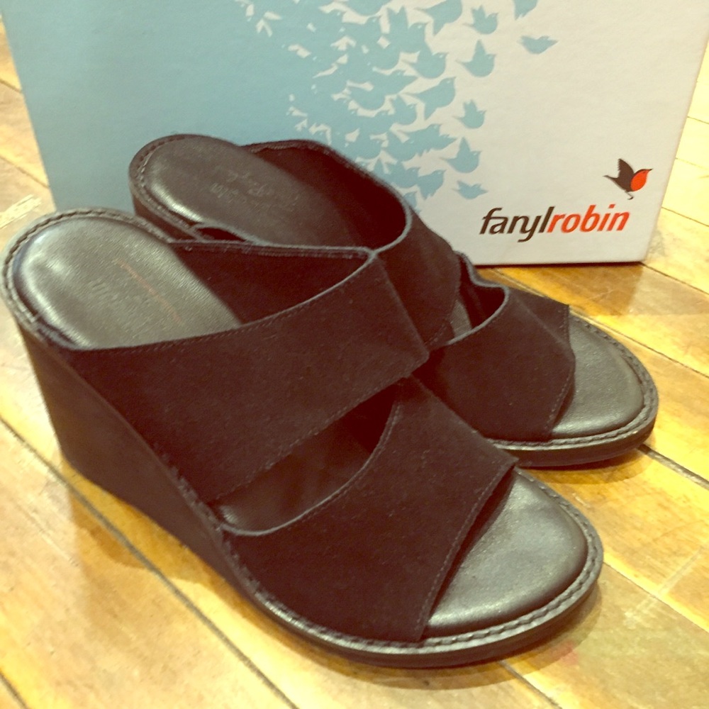 NWB Farylrobin Magic Mules Shoes